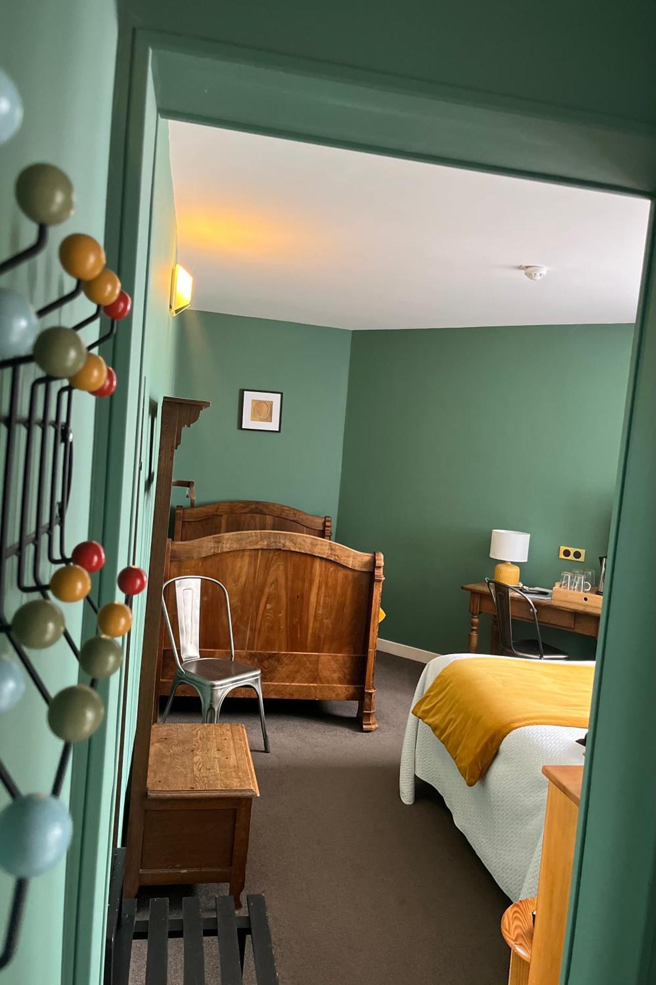Le Temeraire Hotel シャロル エクステリア 写真